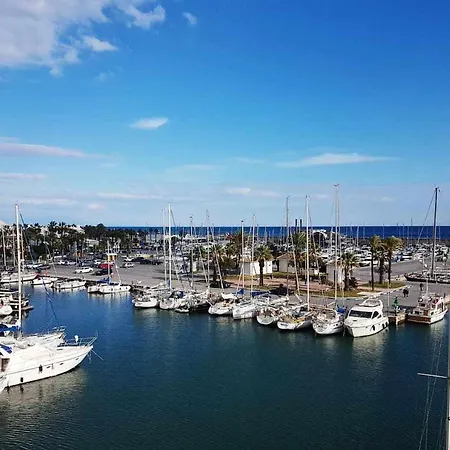 Lujoso En De La Isla De Puerto Marina